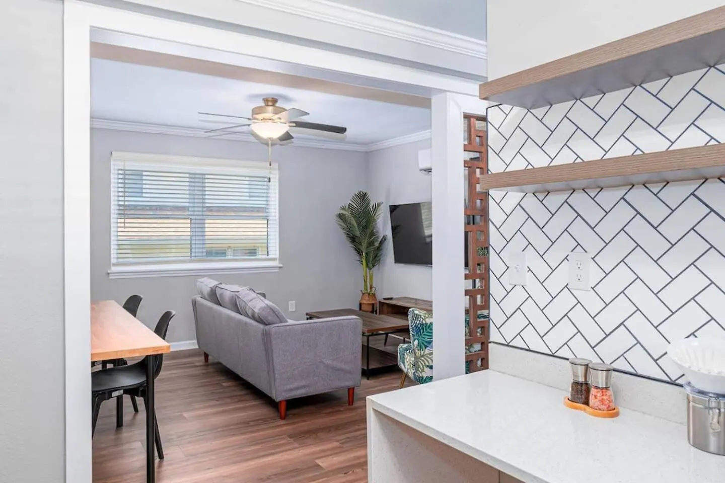 Apartment Sojourn 2 Bedroom Beach Side Bliss Tide Suite North Camellia Acres